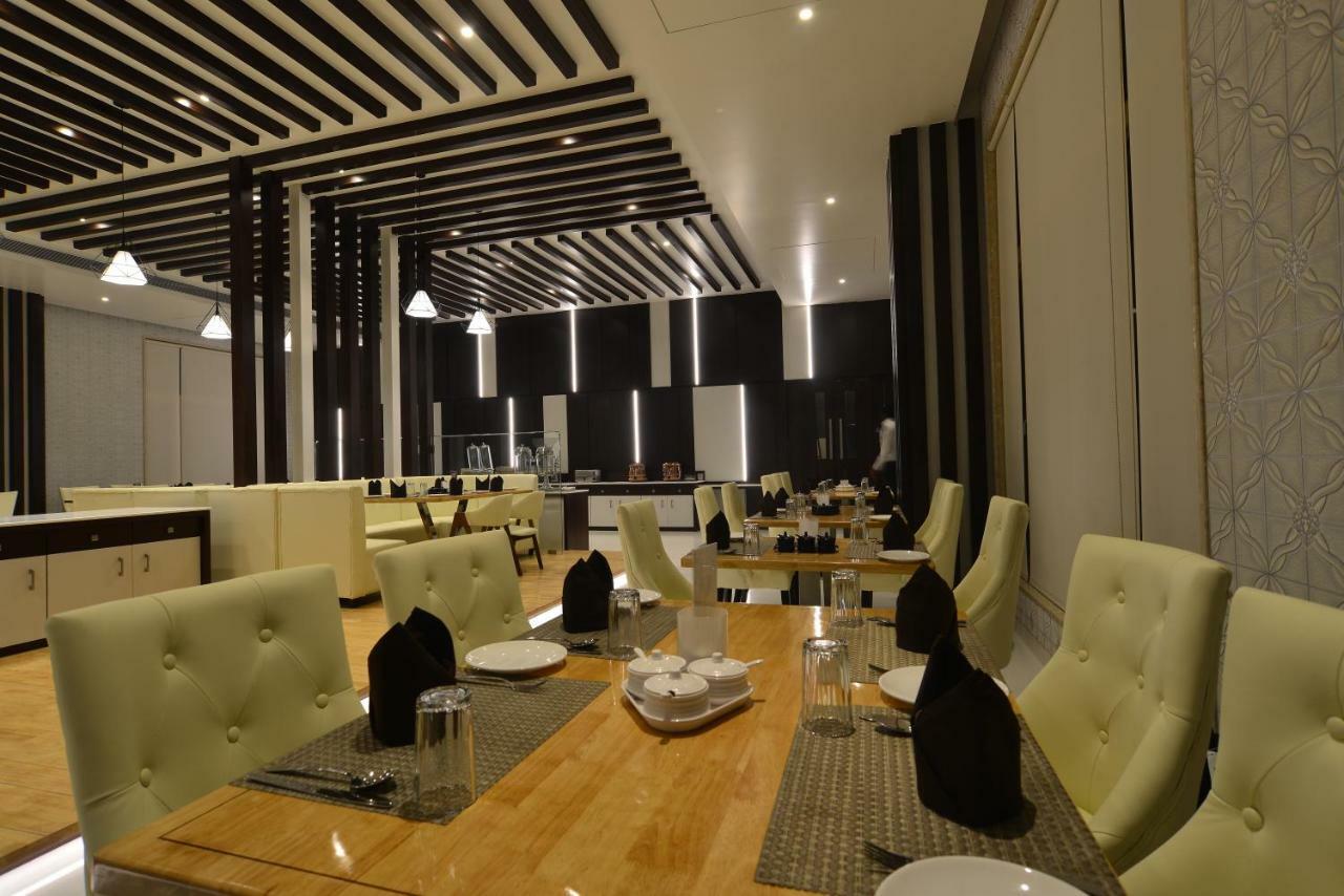 Hotel Jhankar Palace Dhule Ngoại thất bức ảnh