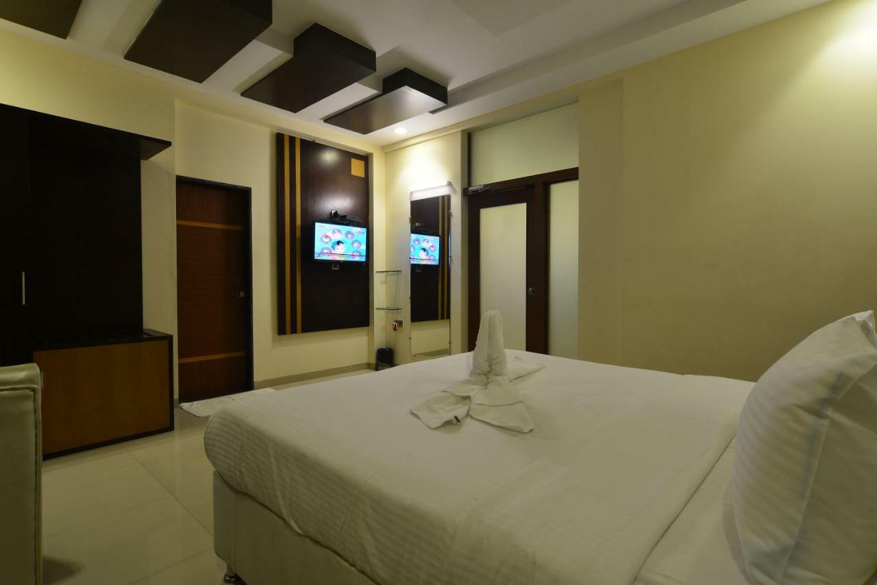 Hotel Jhankar Palace Dhule Ngoại thất bức ảnh