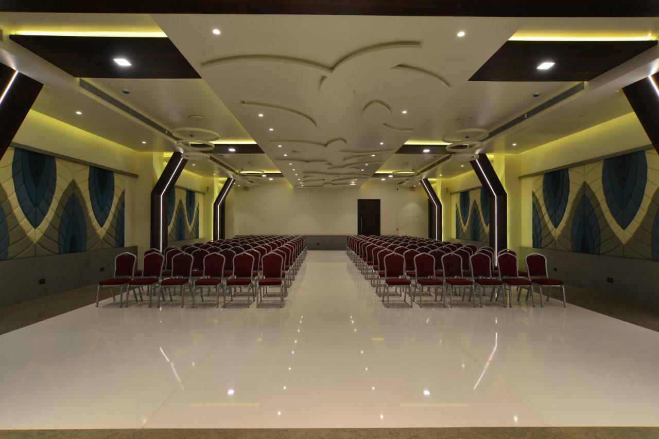 Hotel Jhankar Palace Dhule Ngoại thất bức ảnh