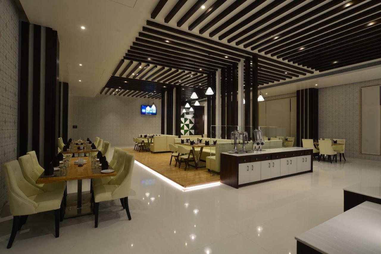 Hotel Jhankar Palace Dhule Ngoại thất bức ảnh