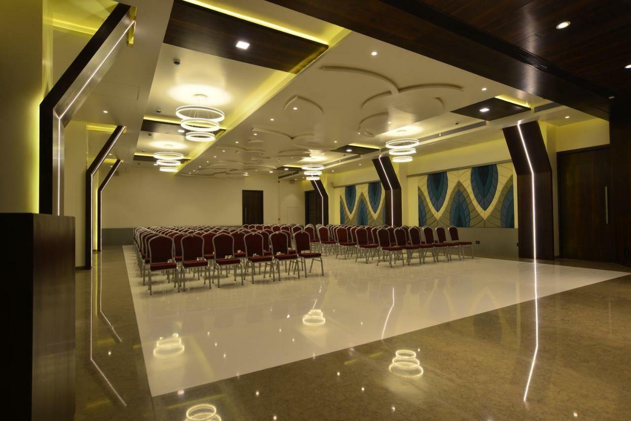 Hotel Jhankar Palace Dhule Ngoại thất bức ảnh