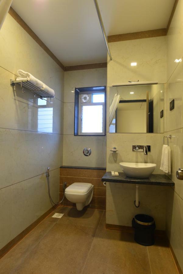 Hotel Jhankar Palace Dhule Ngoại thất bức ảnh