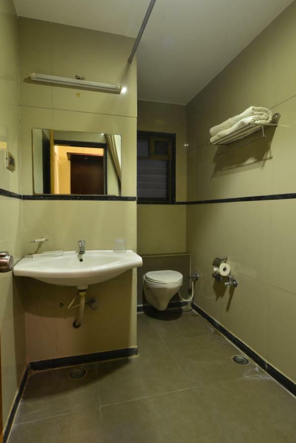 Hotel Jhankar Palace Dhule Ngoại thất bức ảnh