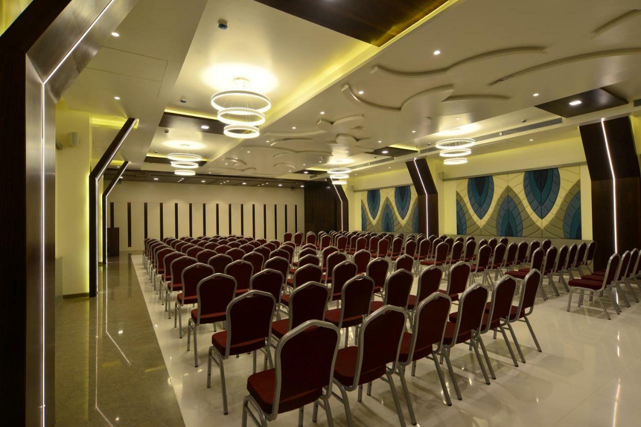 Hotel Jhankar Palace Dhule Ngoại thất bức ảnh