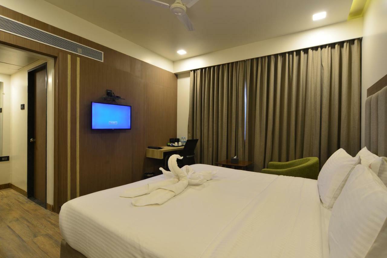 Hotel Jhankar Palace Dhule Ngoại thất bức ảnh