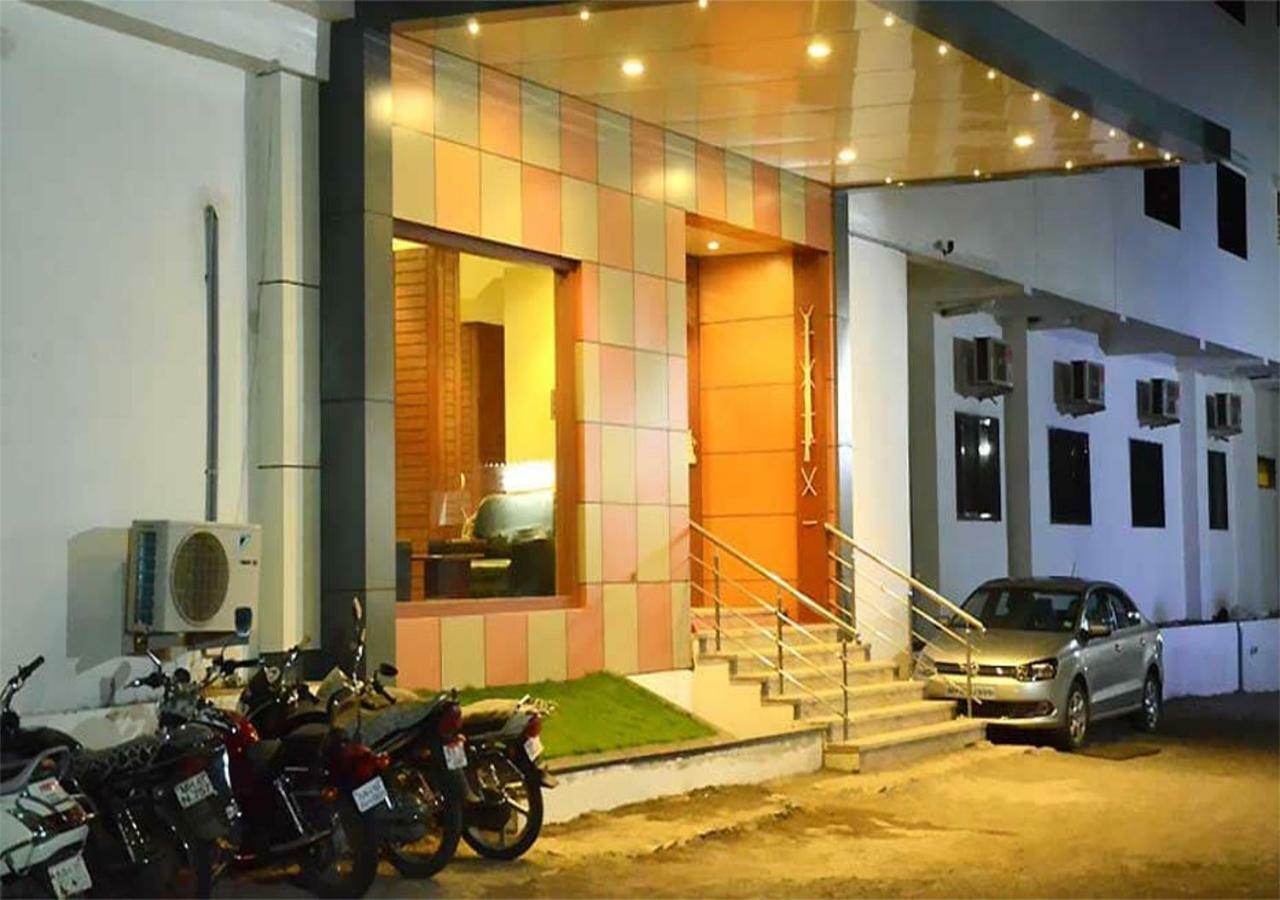 Hotel Jhankar Palace Dhule Ngoại thất bức ảnh
