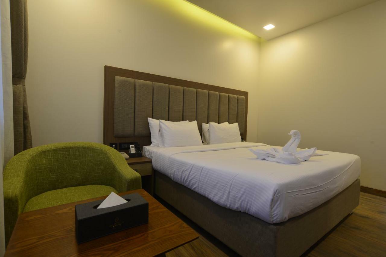 Hotel Jhankar Palace Dhule Ngoại thất bức ảnh